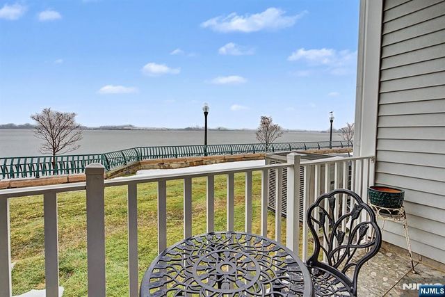 111 Cottonwood Street, Jersey City, NJ 07305