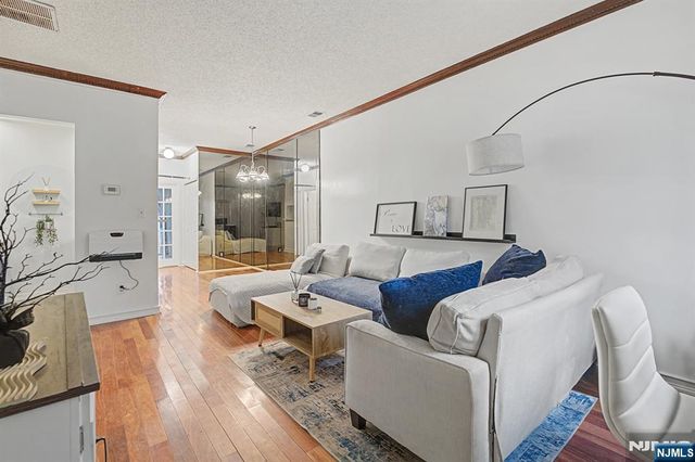 111 Cottonwood Street, Jersey City, NJ 07305