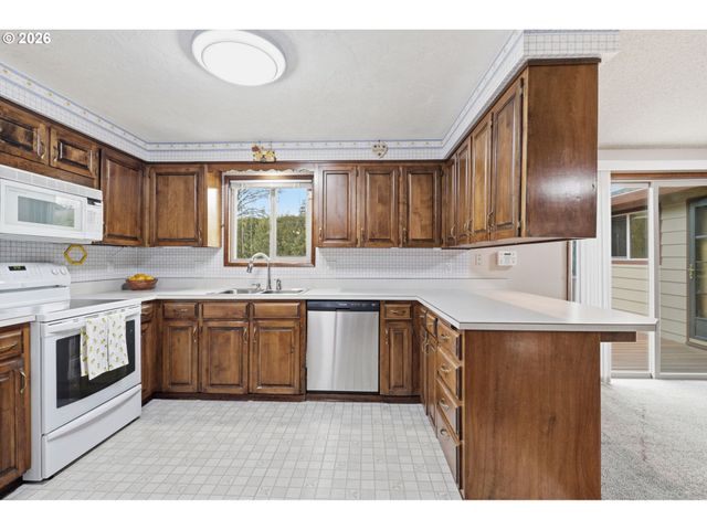 1145 Nw SUNNYWOOD Ct, Mc Minnville, OR 97128