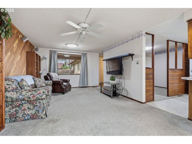 1145 Nw SUNNYWOOD Ct, Mc Minnville, OR 97128