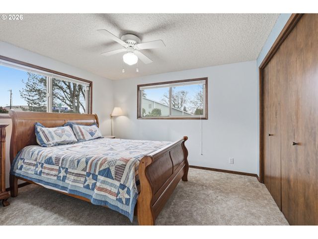 1145 Nw SUNNYWOOD Ct, Mc Minnville, OR 97128