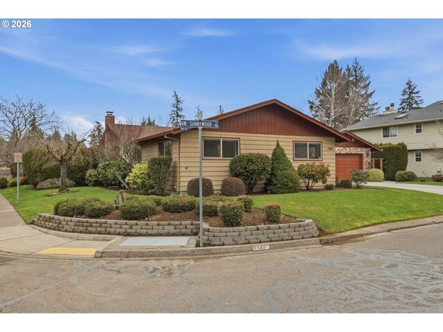 1145 Nw SUNNYWOOD Ct, Mc Minnville, OR 97128