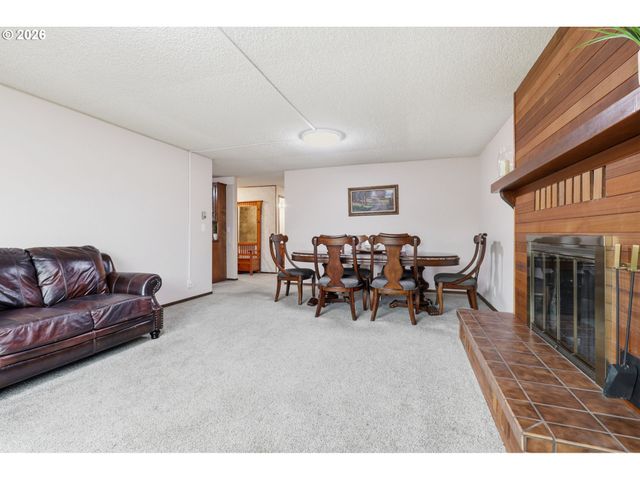 1145 Nw SUNNYWOOD Ct, Mc Minnville, OR 97128