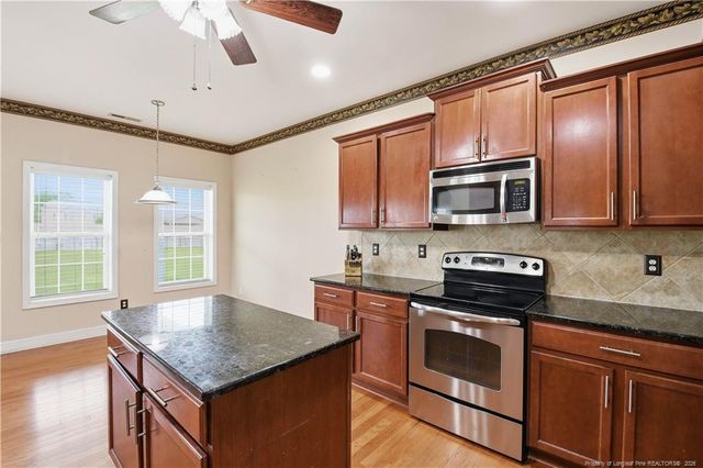 940 Pecan Grove Loop, Hope Mills, NC 28348