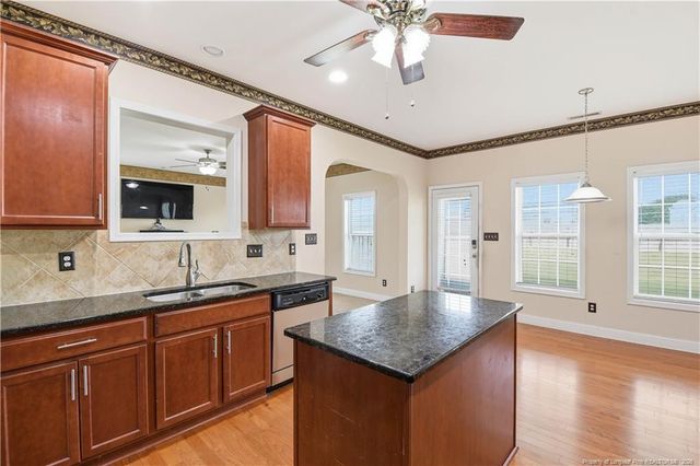 940 Pecan Grove Loop, Hope Mills, NC 28348