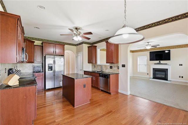 940 Pecan Grove Loop, Hope Mills, NC 28348