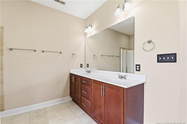940 Pecan Grove Loop, Hope Mills, NC 28348