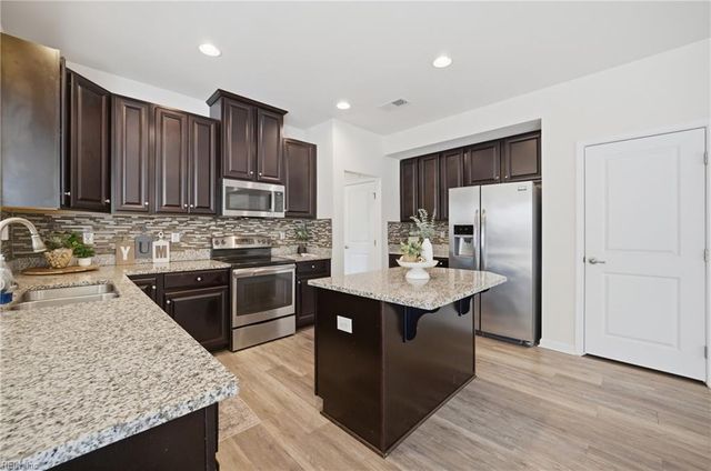 1617 Banff CT, Chesapeake, VA 23320