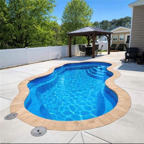 1617 Banff CT, Chesapeake, VA 23320