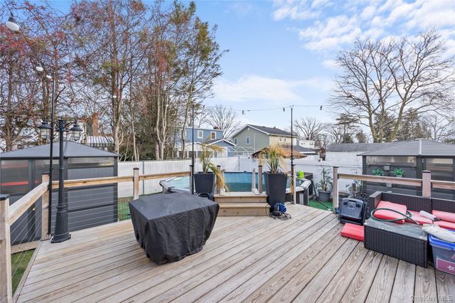 7 East Court, Bethpage, NY 11714