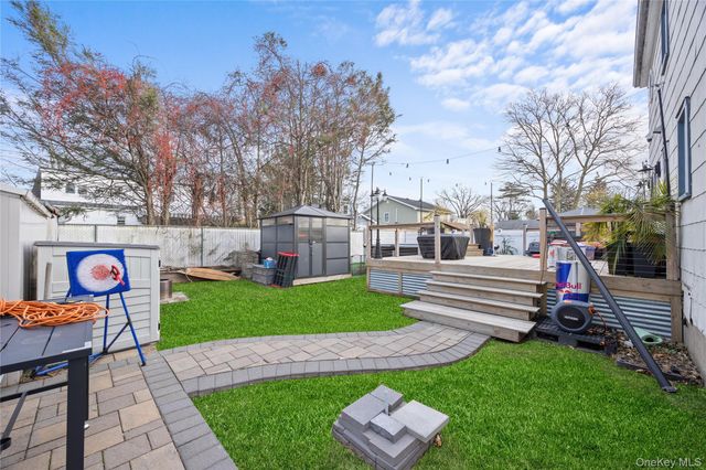 7 East Court, Bethpage, NY 11714