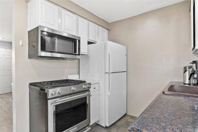 7 East Court, Bethpage, NY 11714