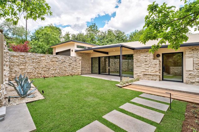 100 Redbud TRL, West Lake Hills, TX 78746