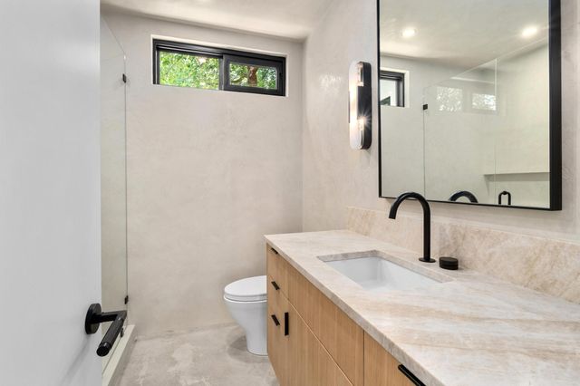 100 Redbud TRL, West Lake Hills, TX 78746