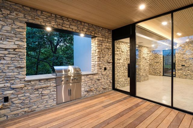 100 Redbud TRL, West Lake Hills, TX 78746