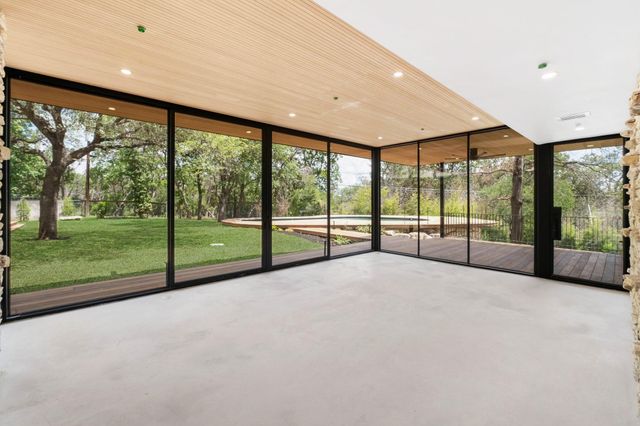 100 Redbud TRL, West Lake Hills, TX 78746