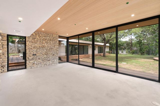 100 Redbud TRL, West Lake Hills, TX 78746