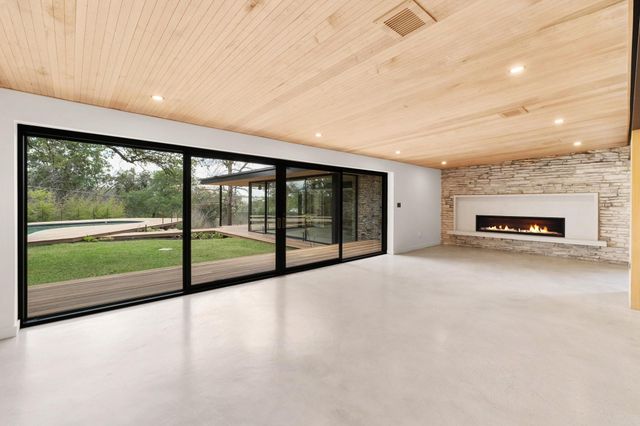 100 Redbud TRL, West Lake Hills, TX 78746