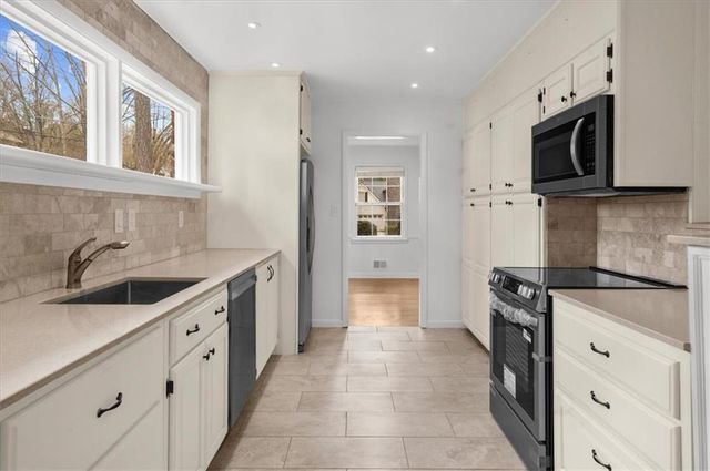 4890 High Point Road, Sandy Springs, GA 30342