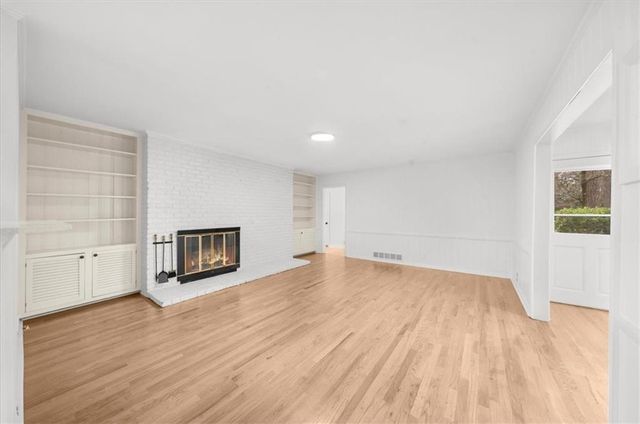 4890 High Point Road, Sandy Springs, GA 30342