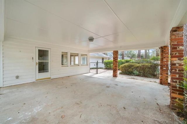 4890 High Point Road, Sandy Springs, GA 30342