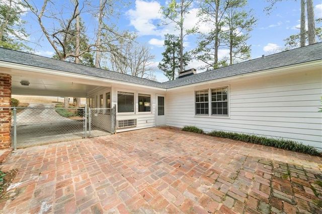 4890 High Point Road, Sandy Springs, GA 30342