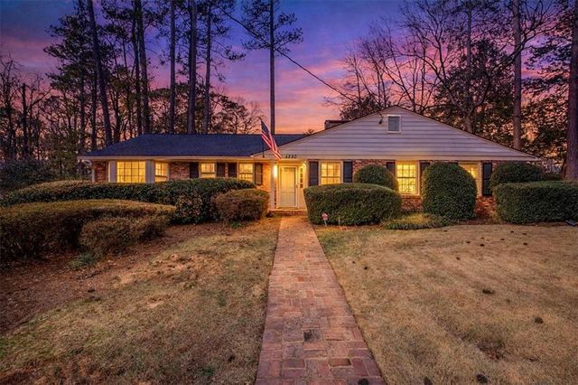 4890 High Point Road, Sandy Springs, GA 30342