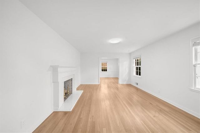 4890 High Point Road, Sandy Springs, GA 30342