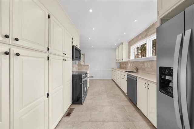 4890 High Point Road, Sandy Springs, GA 30342