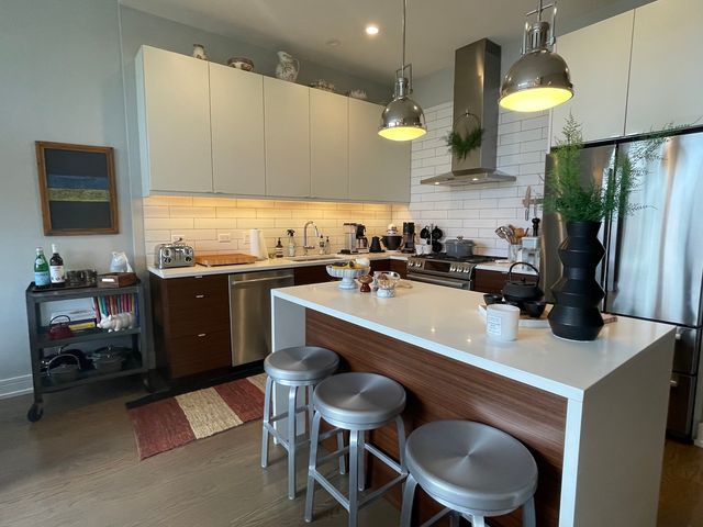 2848 N DAMEN Avenue 3, Chicago, IL 60618