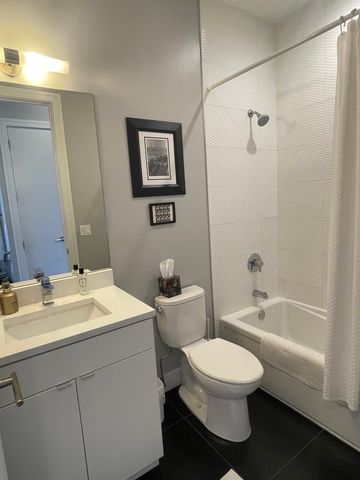 2848 N DAMEN Avenue 3, Chicago, IL 60618