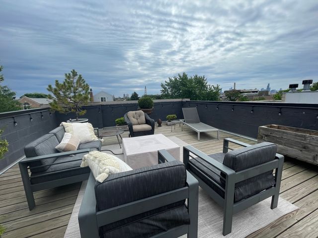 2848 N DAMEN Avenue 3, Chicago, IL 60618