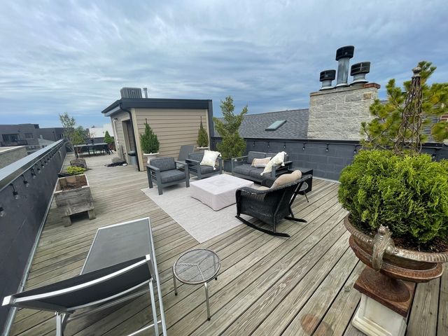 2848 N DAMEN Avenue 3, Chicago, IL 60618