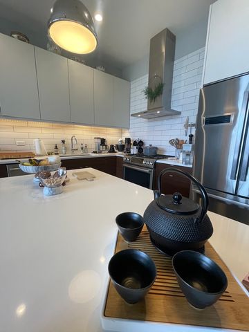 2848 N DAMEN Avenue 3, Chicago, IL 60618