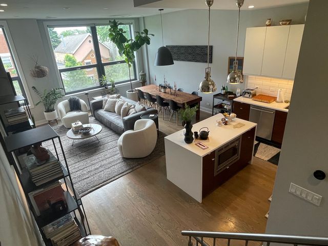 2848 N DAMEN Avenue 3, Chicago, IL 60618