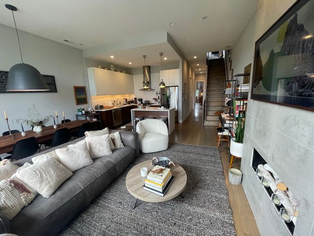 2848 N DAMEN Avenue 3, Chicago, IL 60618