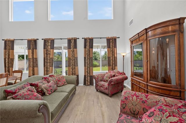 2332 Douglaston, Escondido, CA 92026