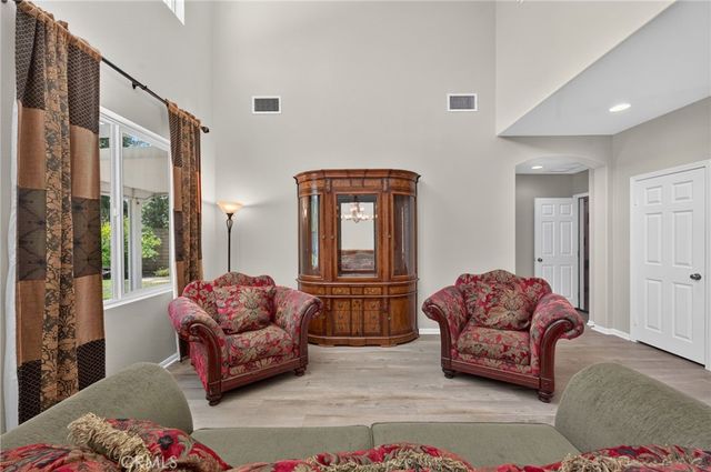 2332 Douglaston, Escondido, CA 92026