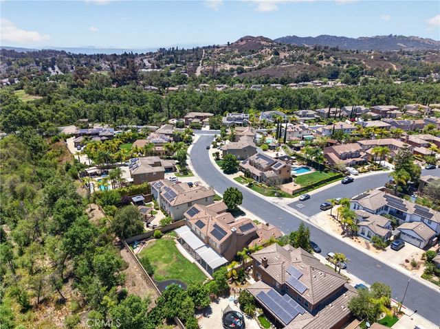 2332 Douglaston, Escondido, CA 92026