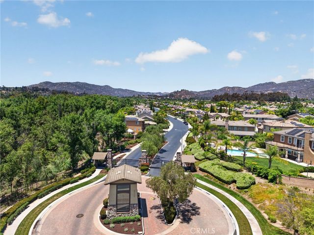 2332 Douglaston, Escondido, CA 92026