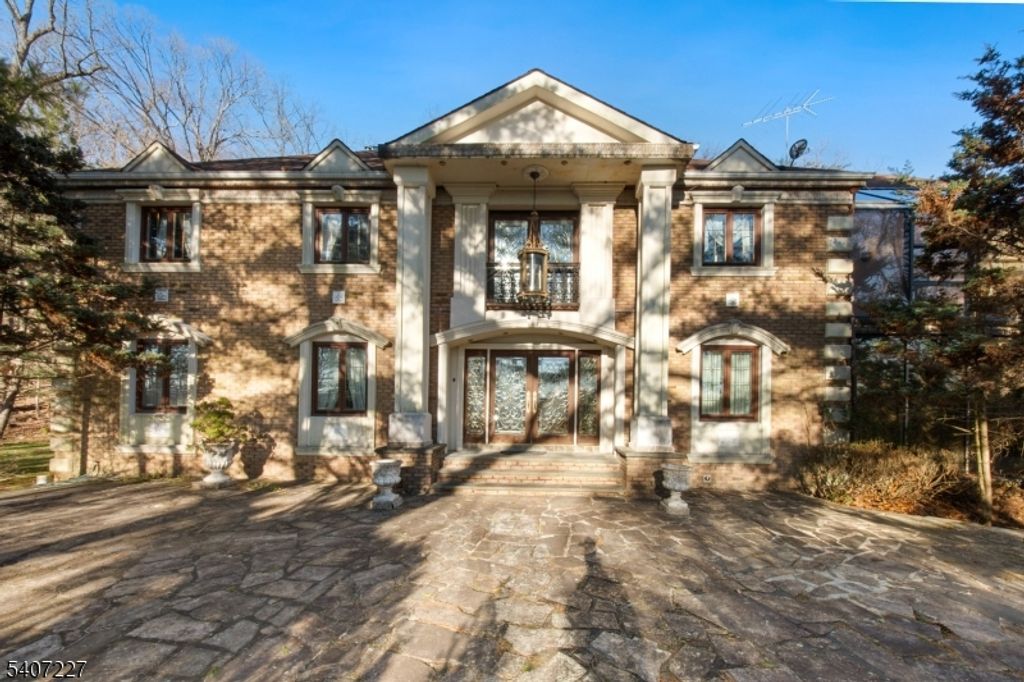 12 E Saddle River Rd, Saddle River Boro, NJ 07458 — exterior