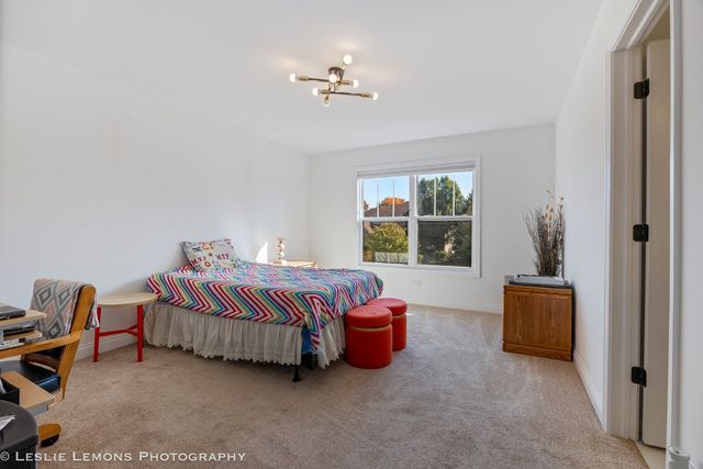 315 White Pines Lane, Oswego, IL 60543