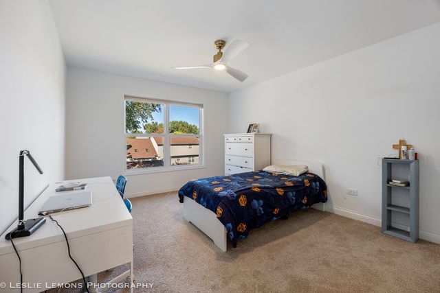 315 White Pines Lane, Oswego, IL 60543