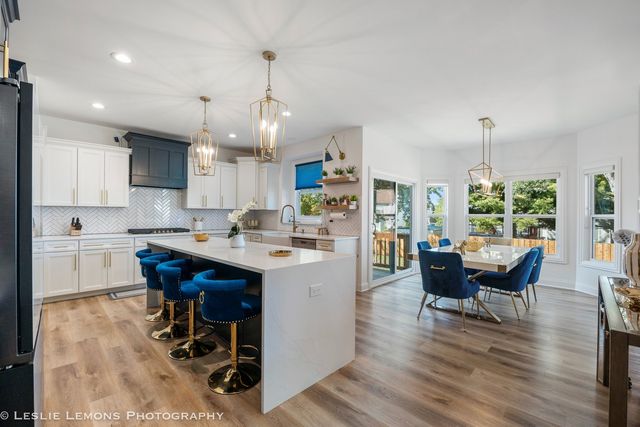 315 White Pines Lane, Oswego, IL 60543