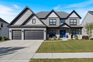 315 White Pines Lane, Oswego, IL 60543