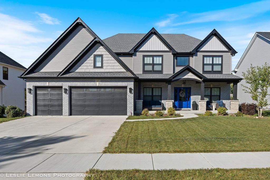 315 White Pines Lane, Oswego, IL 60543