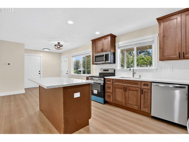13670 Sw 21ST St, Beaverton, OR 97008