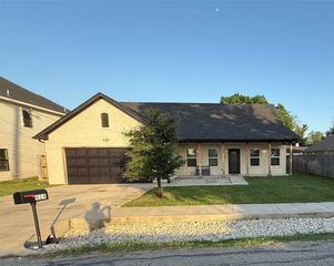 424 N Mcgraw Street, Forney, TX 75126
