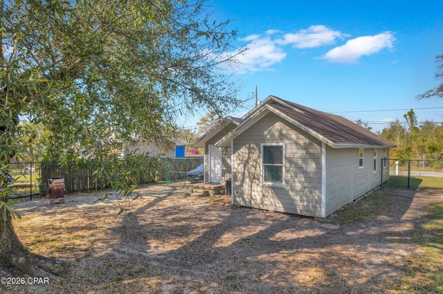 712 College Avenue, Panama City, FL 32401