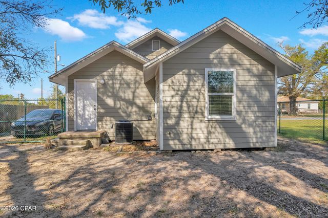 712 College Avenue, Panama City, FL 32401